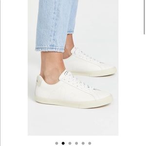 NWT Veja Esplar Low Sneakers
